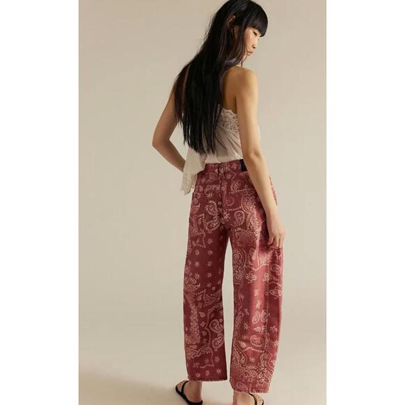 FREE PEOPLE We The Free Good Luck Printed Barrel Jeans Sz 31 Bandana Block NEW - Picture 2 of 8